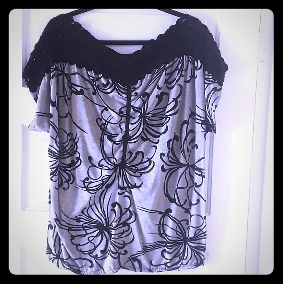 Language Tops - Super Cute Top!